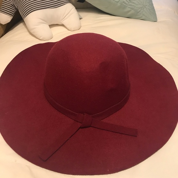 Purple Plum hat with side knot - Picture 1 of 2